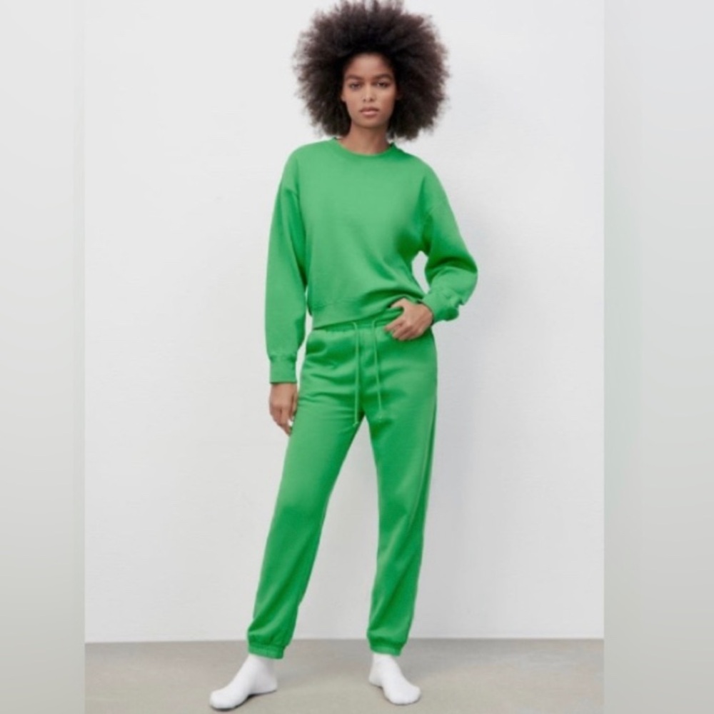 Green cropped sweat shirt - Picture 1 of 9